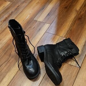 Black Lace-Up / zipper Women's Boots